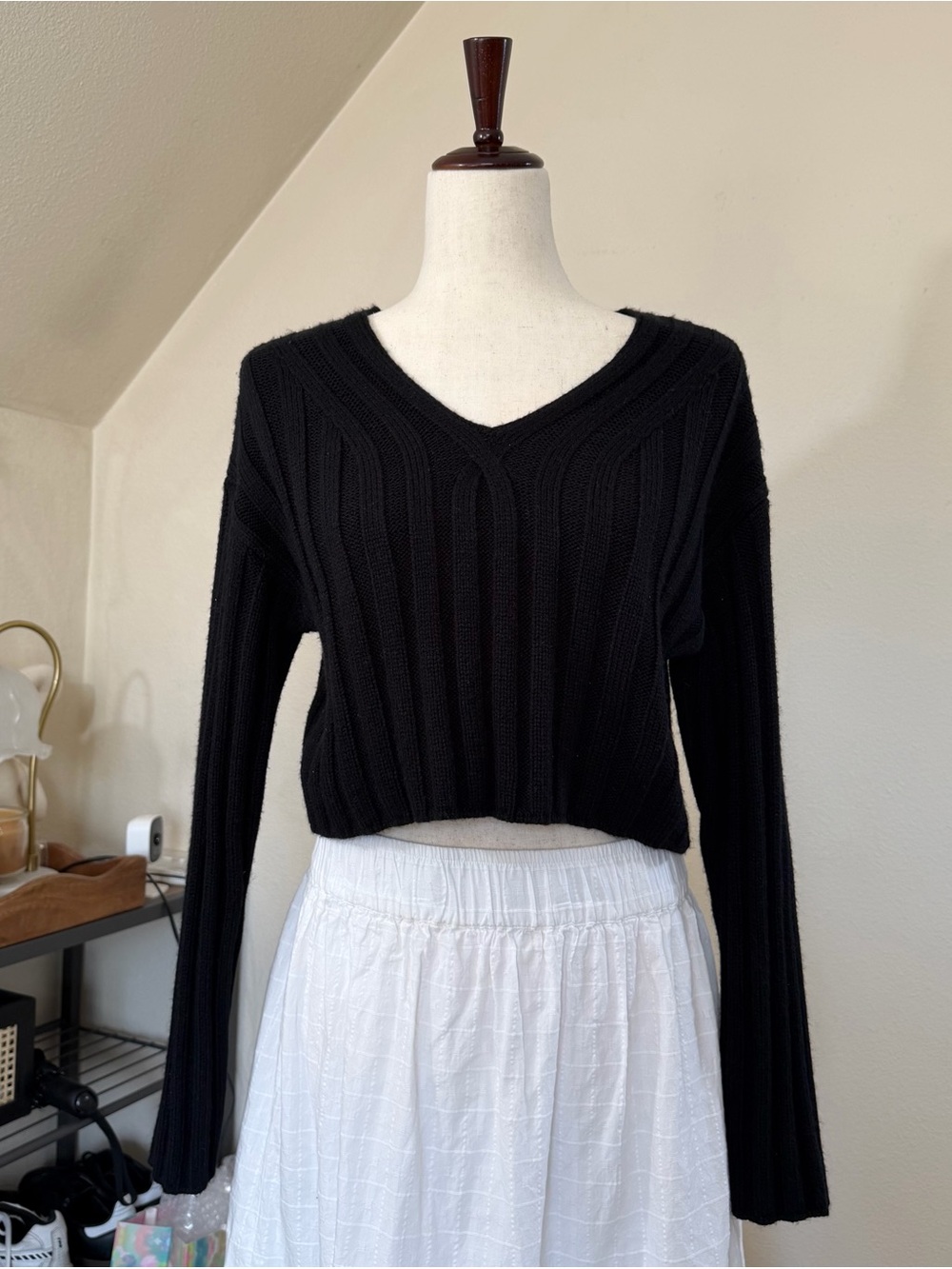 OAK + FORT Black Cropped V-Neck Ribbed Sweater